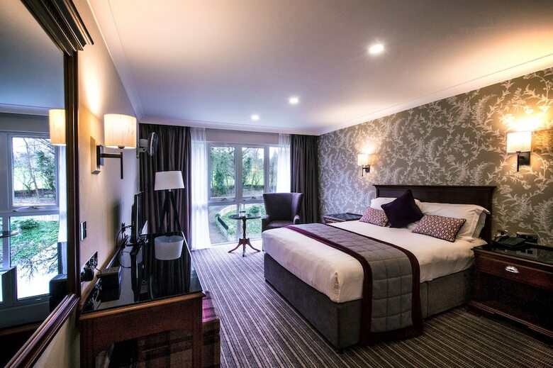 Hotel Cheltenham Park