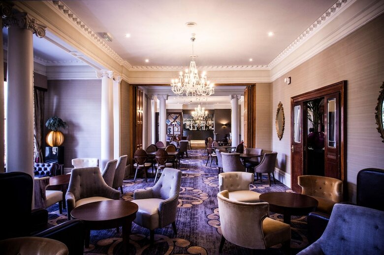 Hotel Cheltenham Park