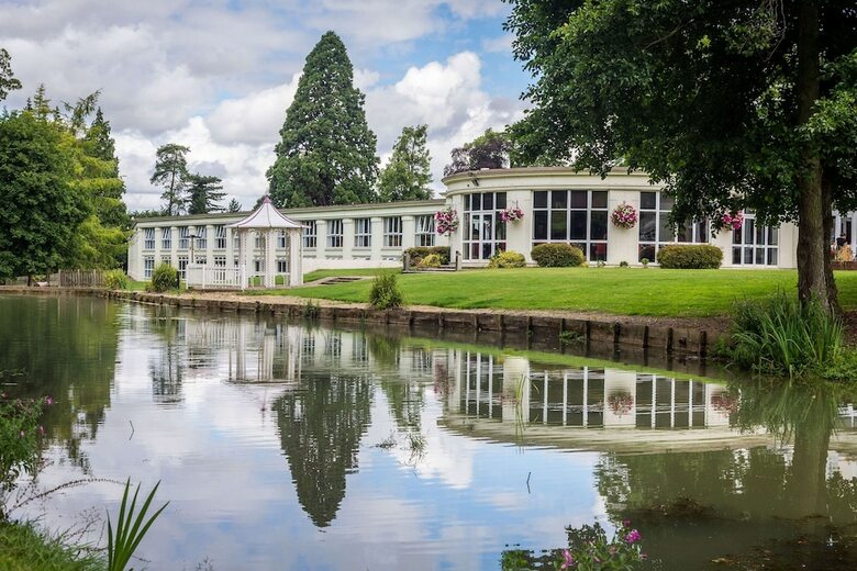 Hotel Cheltenham Park
