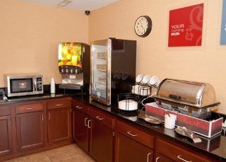 Hotel Comfort Inn & Suites