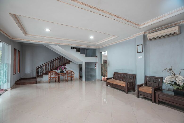 Oyo 686 Bunga Karang Hotel