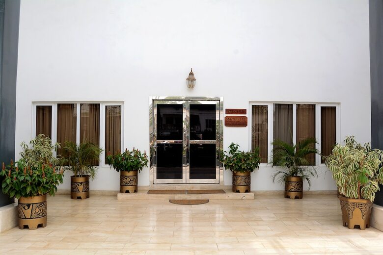 Mahogany Hotel And Suites