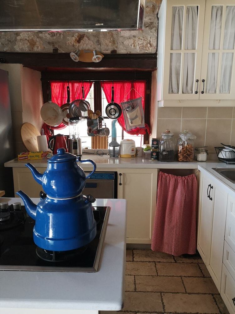 Pension Ayvalik Sarigelin Pansiyon