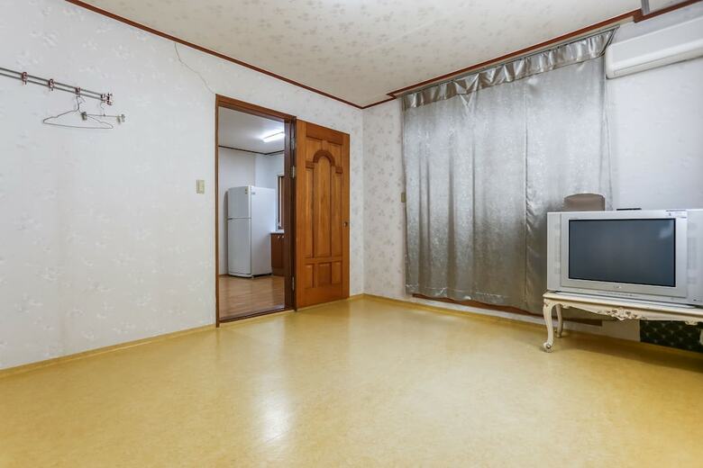 Hotel Secret House