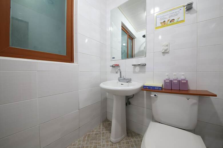 Hotel Secret House