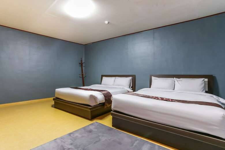 Hotel Secret House