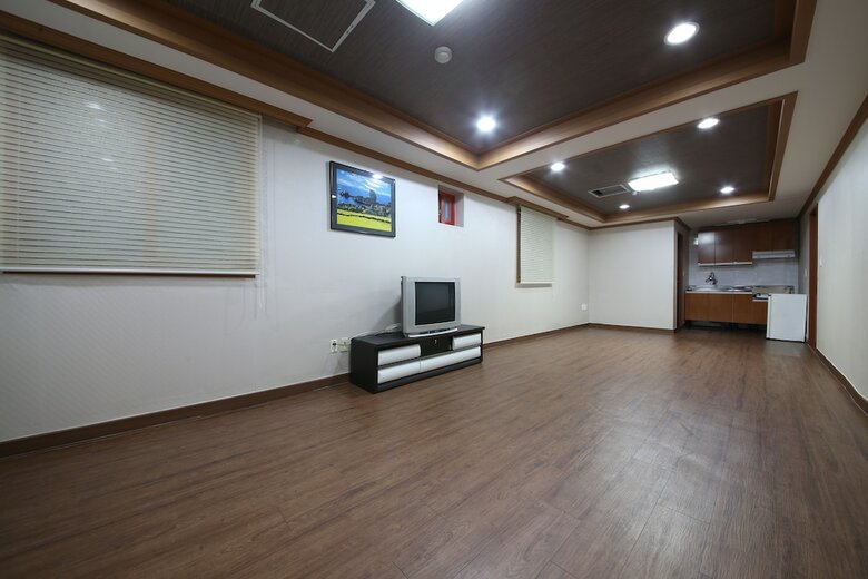 Hotel Secret House