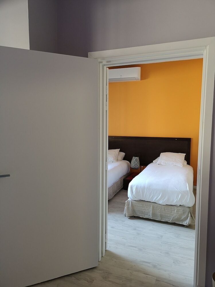 Moodz Hotel
