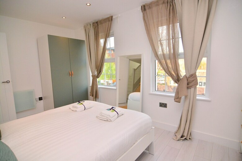 Macarena Wharf Apartments