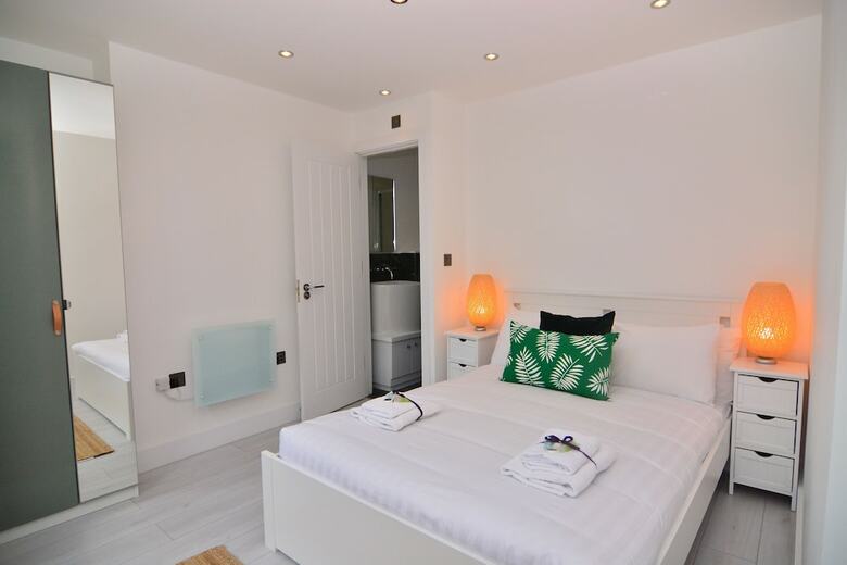 Macarena Wharf Apartments