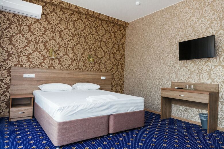 Hotel Revu
