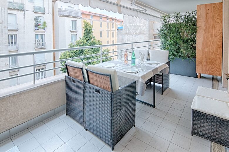 Superb Apartment In The Palace Residence