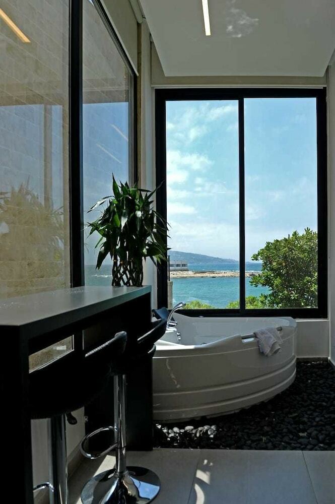 Apartamentos Batroun Bahsa Bay