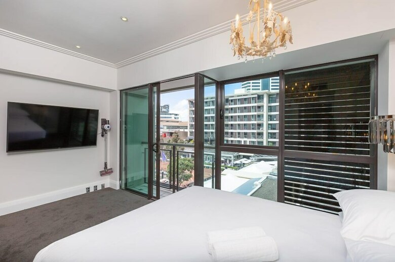 Zodiak's Viaduct 2 Bedroom Apartment