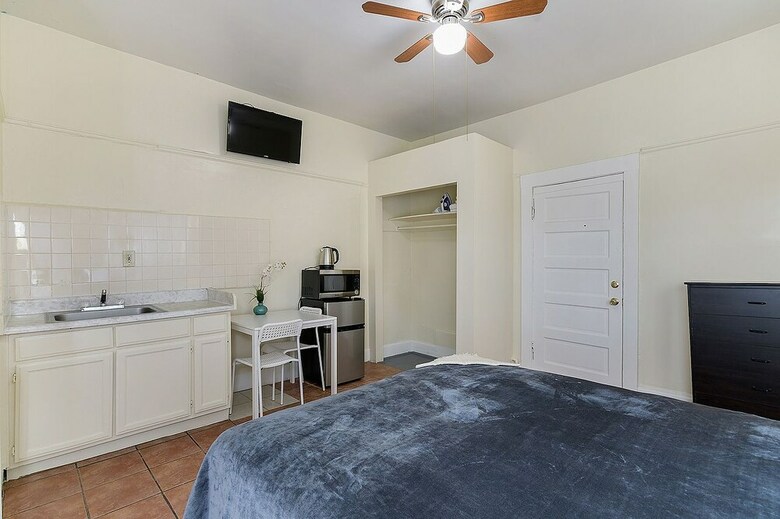 Motel Pads On Pasadena Ave