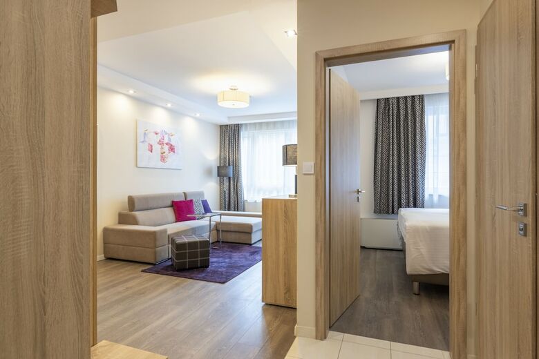 Cherry Apartments Palace Quarter