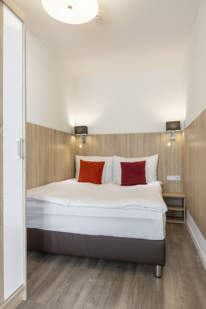 Cherry Apartments Palace Quarter