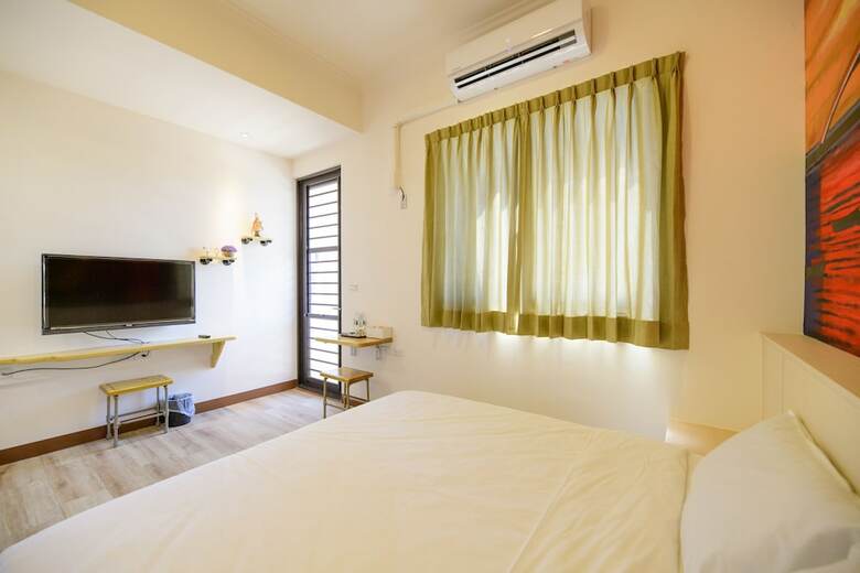 Hotel Township Season B&B