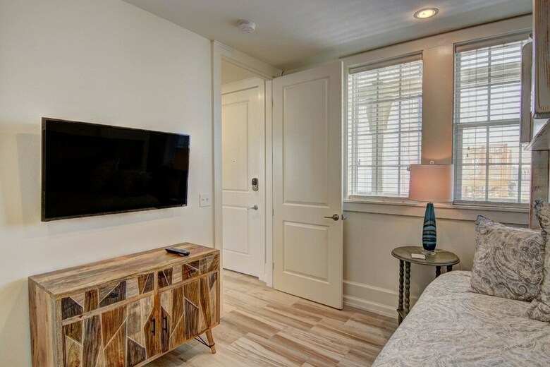 Cinnamon Shore- Pelican Point Tc 10202