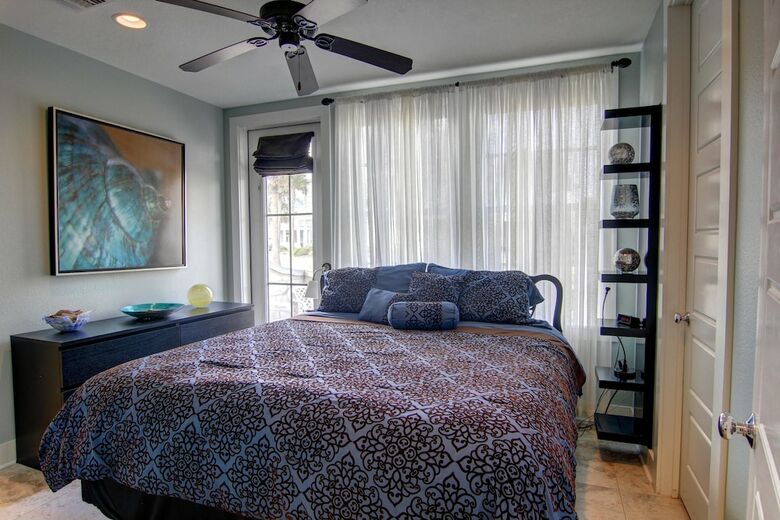 Cinnamon Shore- Island Breeze Tc 1104