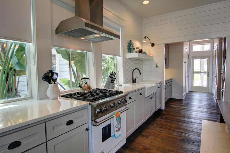 Cinnamon Shore- Lollygag 107 St