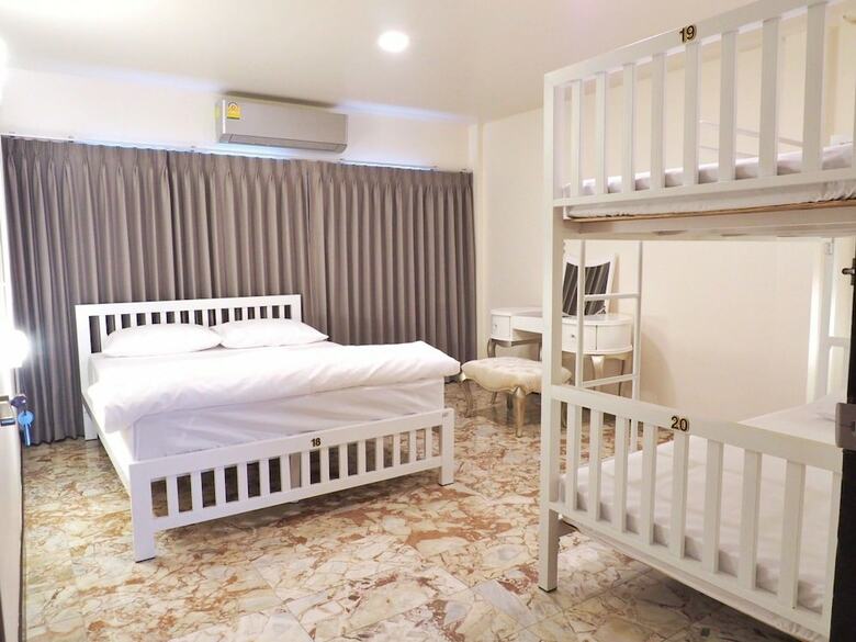 Hostal Esse Hostel