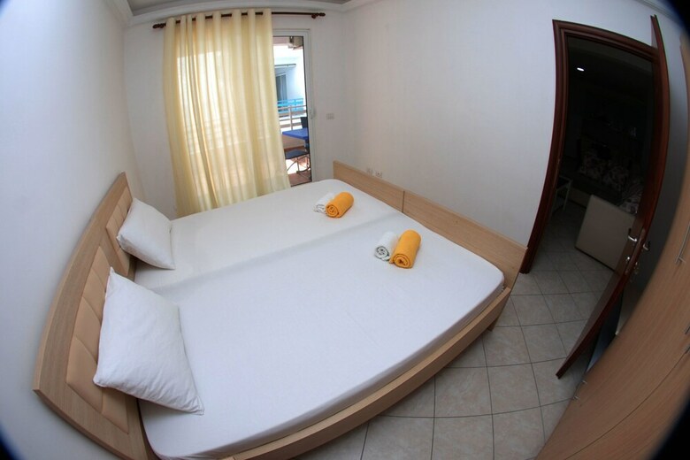 Lidis Apartments