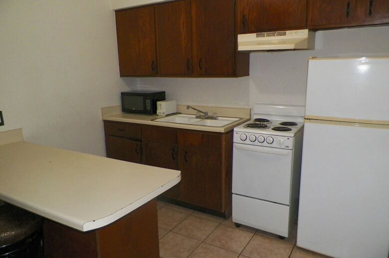 Hotel Amerihome Inn & Suites