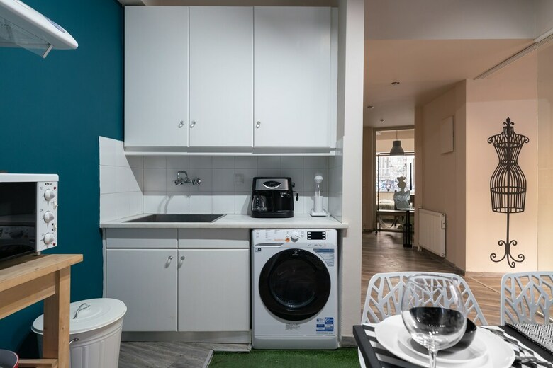 Modern Apartment In The Heart Of Plaka