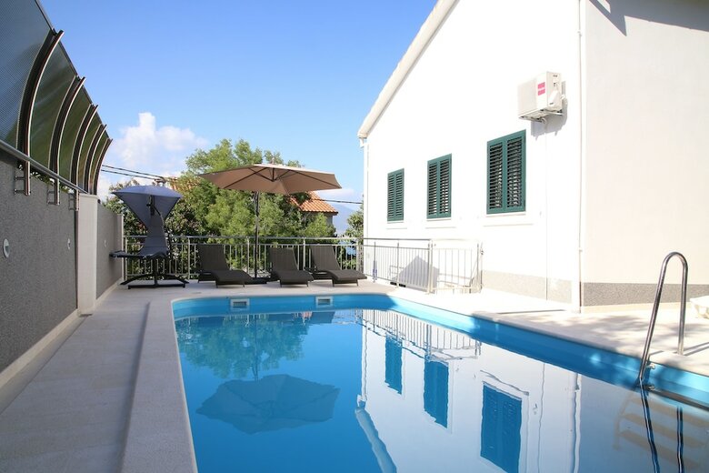 Luxury House With Pool 50m From Sea
