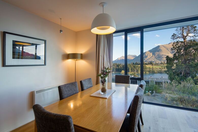 Panorama Terrace Apartments, Element Escapes
