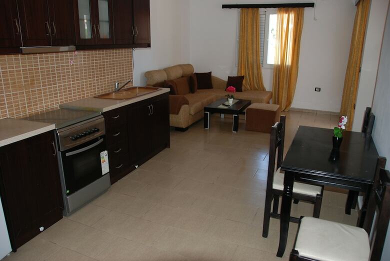 Leka Apartments