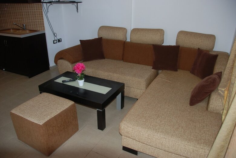 Leka Apartments