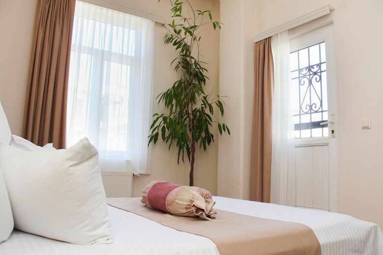 Aparthotel Old City Hotel And Apartments