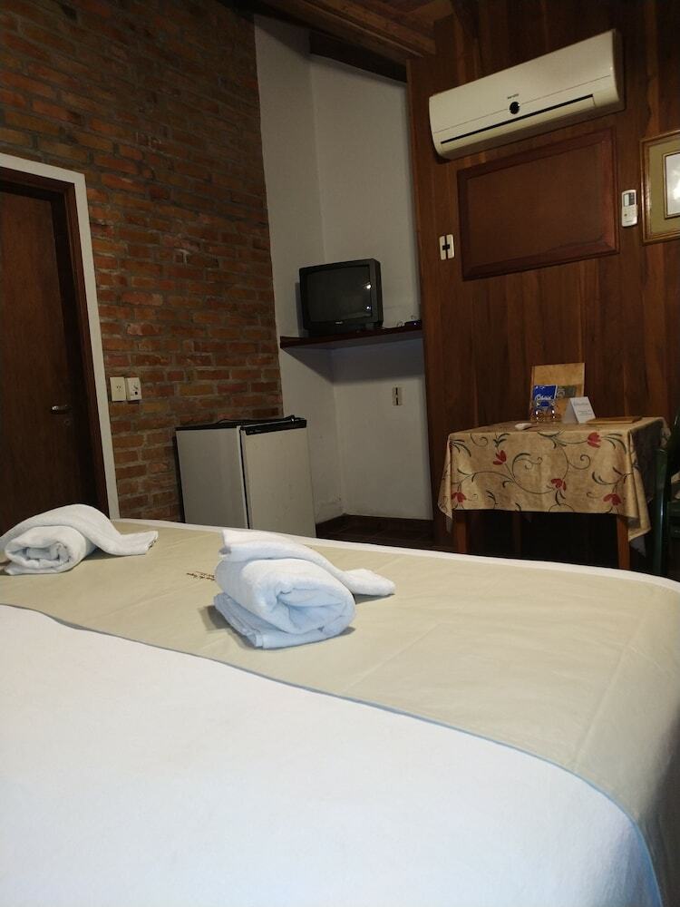 Hotel Cabanas Del Parque