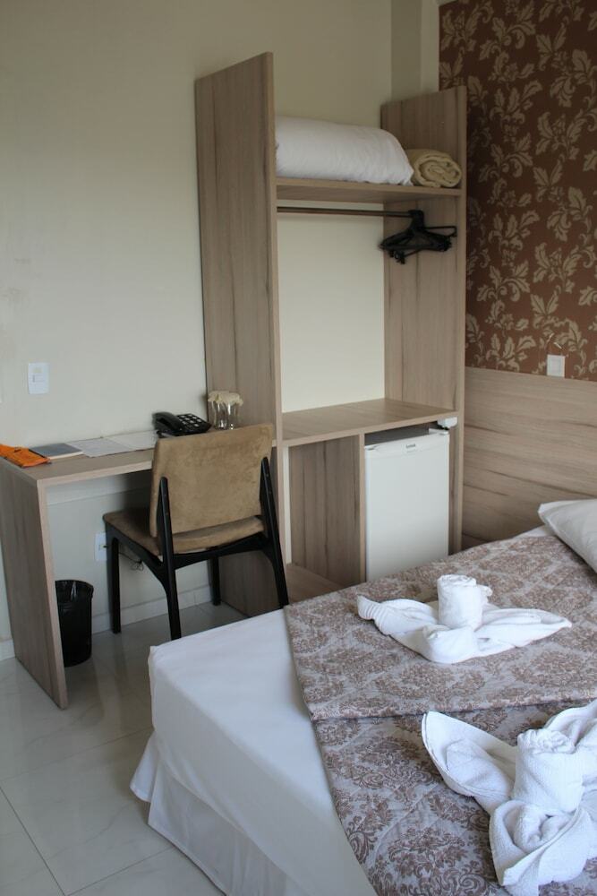 Aj Hotel