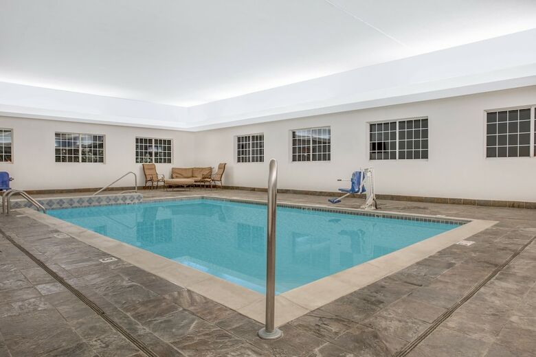 Hotel Super 8 By Wyndham Cedar Falls