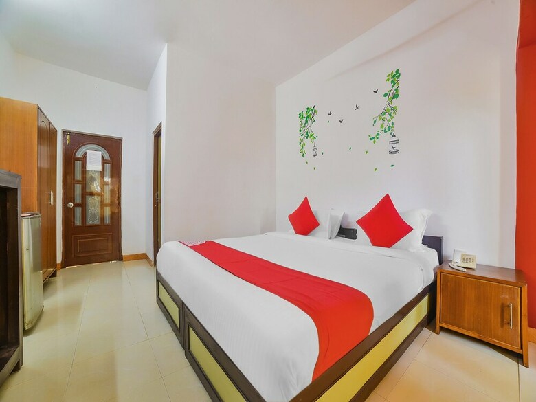 Hotel Oyo 28321 Nirvaah Calangute Beach Front