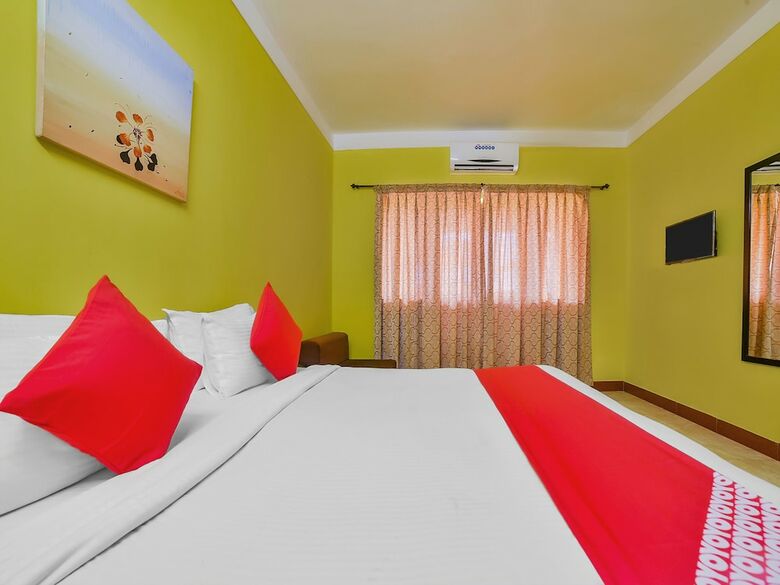 Hotel Oyo 28321 Nirvaah Calangute Beach Front