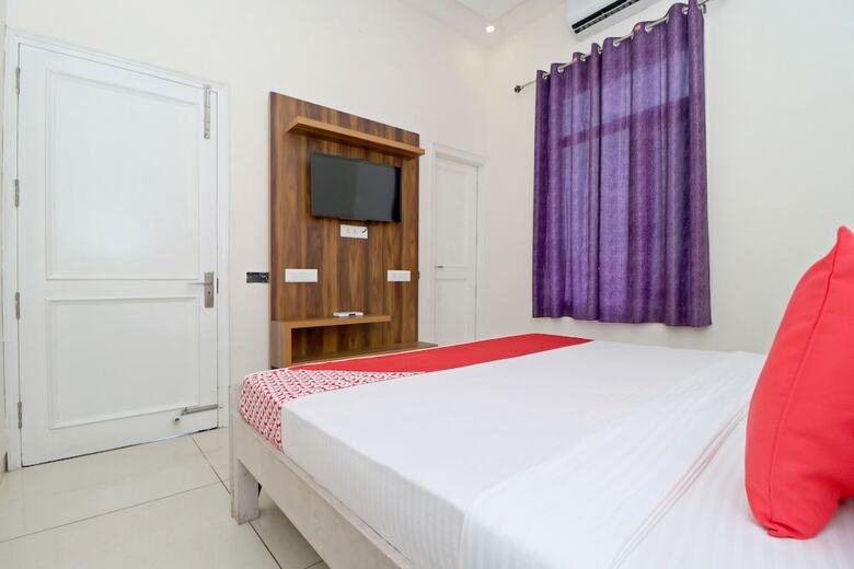 Oyo 22097 Hotel Jd