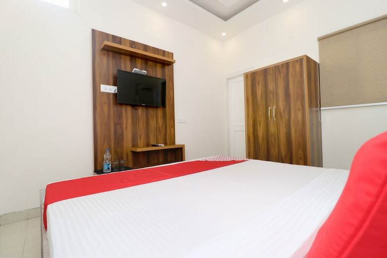 Oyo 22097 Hotel Jd