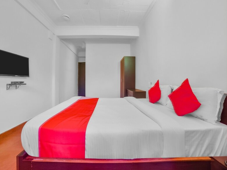Hotel Oyo 22417 Pleasure Inn