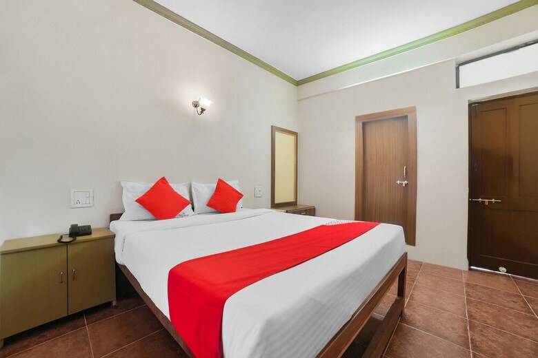 Hotel Oyo 22417 Pleasure Inn