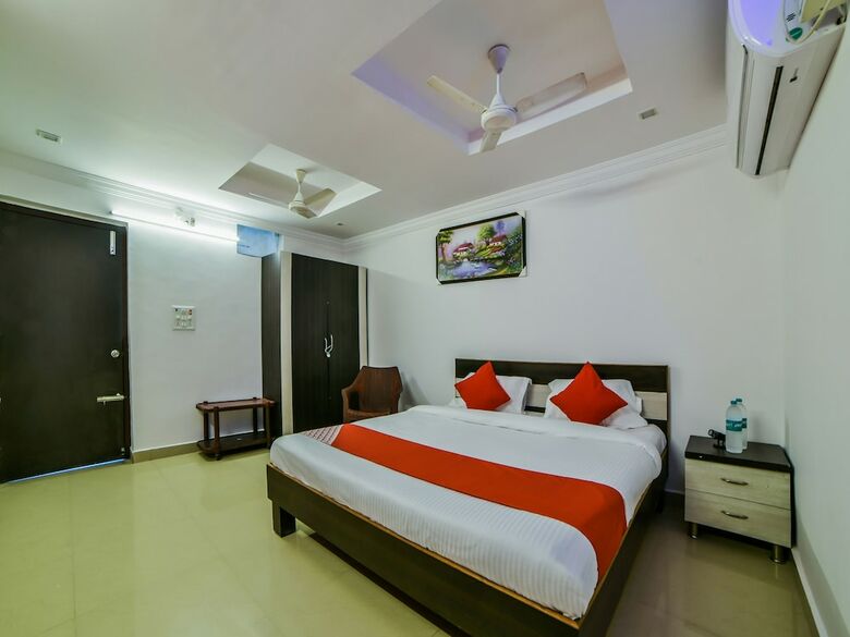 Hotel Oyo 18407 Noble Lodge
