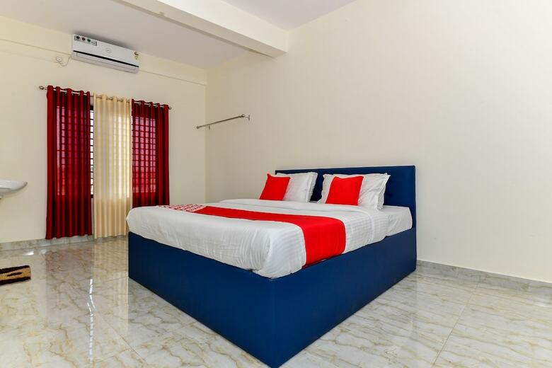 Hotel Oyo 26488 Athani Residency