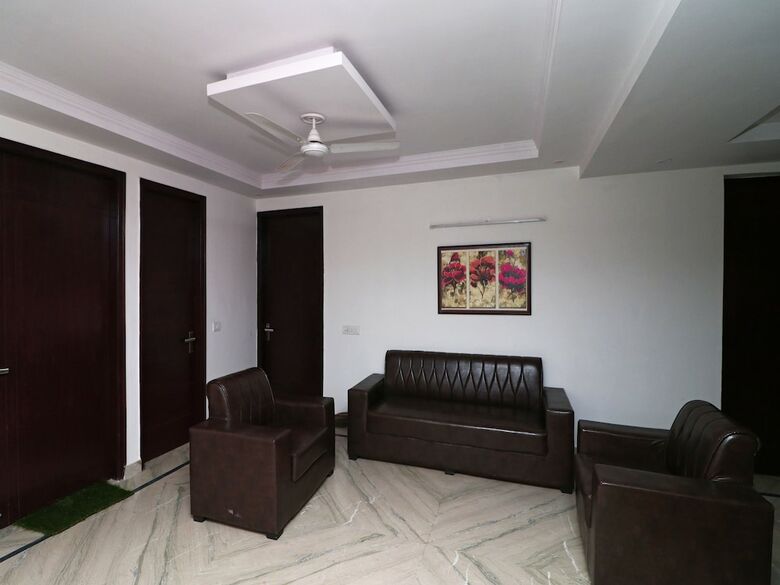Hotel Oyo 16168 Maira Grand