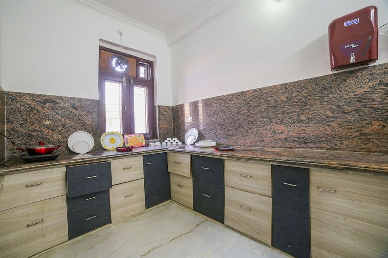 Oyo Home 16423 Spacious 3bhk