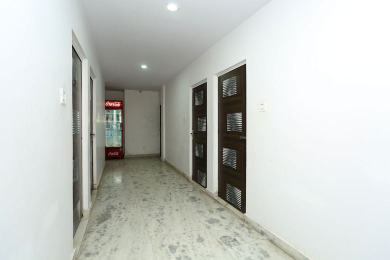 Oyo 16904 Hotel Maharaja Palace
