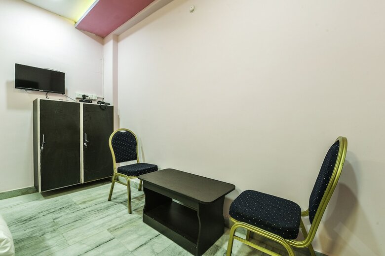 Oyo 17302 Yugis Vedhika Hotel
