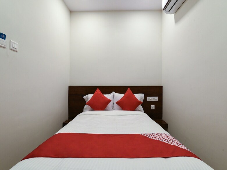 Hotel Oyo 12681 Blue Moon Inn